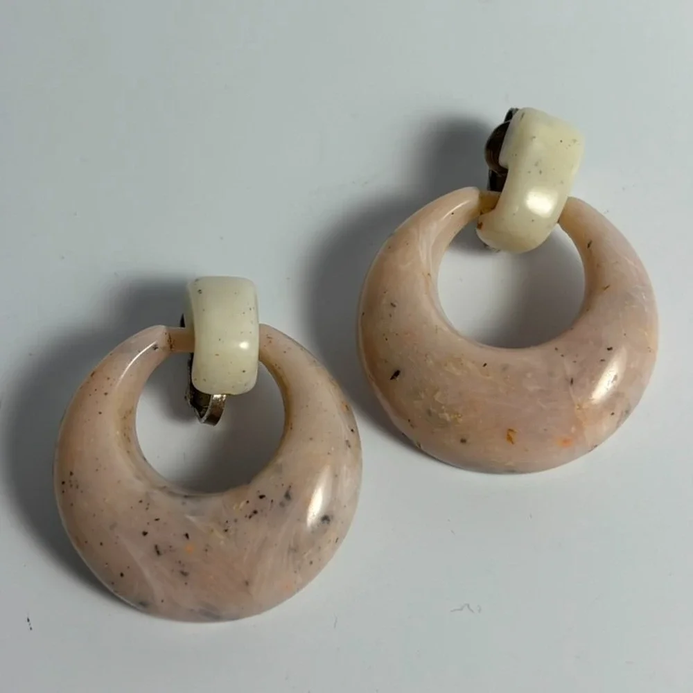 Earrings Vintage Pink Acrylic Chunky Doorknocker Retro Party Outfit - Picture 1 of 6